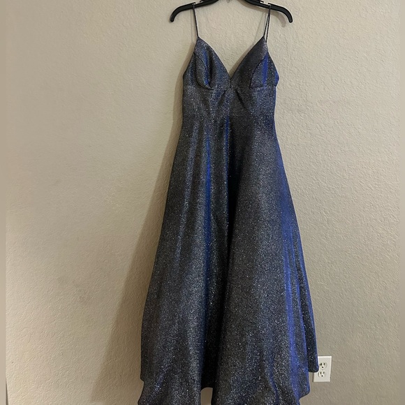 Ball gown dress - Picture 3 of 10